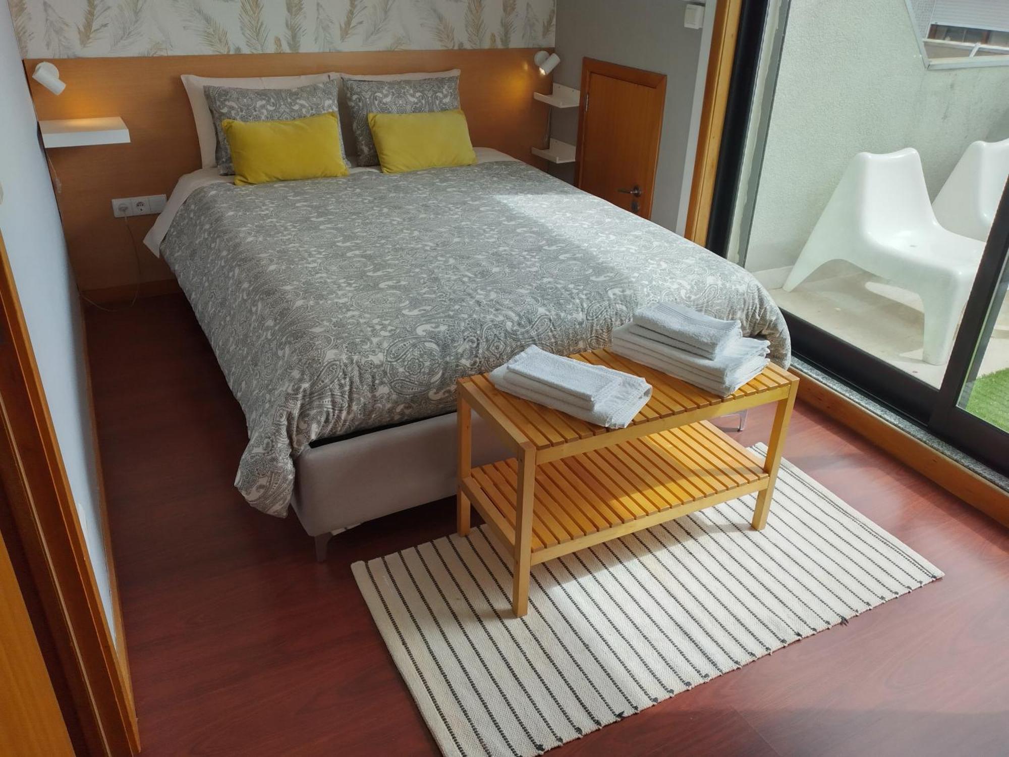Top Floor Apartment With Sunny Balconies Porto Exterior photo